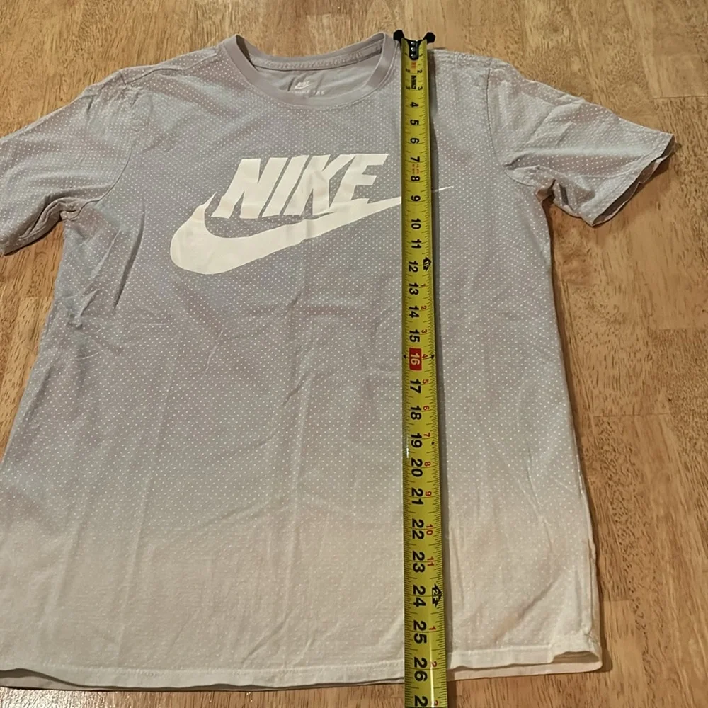 Nike tee - Picture 5 of 6